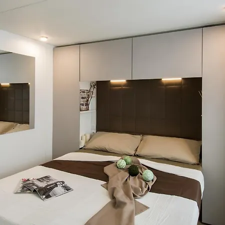 Casa Mobile Gustocamp A אתר קמפינג *