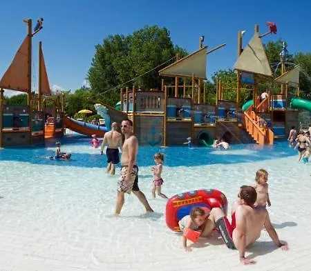 אתר קמפינג Casa Mobile Gustocamp A קאורלה